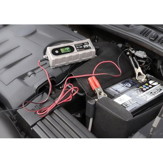 Nabíjačka s mikroprocesor s LCD displayom 6/12V 3,8A (4-120Ah)